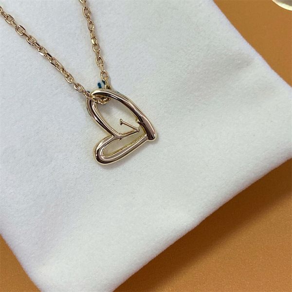 womens mens designer love pendant necklace luxurys designer women jeweley bracelet women l letter with love gold chain, Golden;silver
womens mens designer love pendant necklace luxurys designer women jeweley bracelet women l letter with love gold chain, Golden;silver