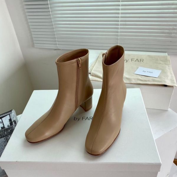 luxury designer ankle boot for women retro shoes cowboy boots lady platform chunky heel short booties winter fashion calfskin leather 35-40, Black
luxury designer ankle boot for women retro shoes cowboy boots lady platform chunky heel short booties winter fashion calfskin leather 35-40, Black