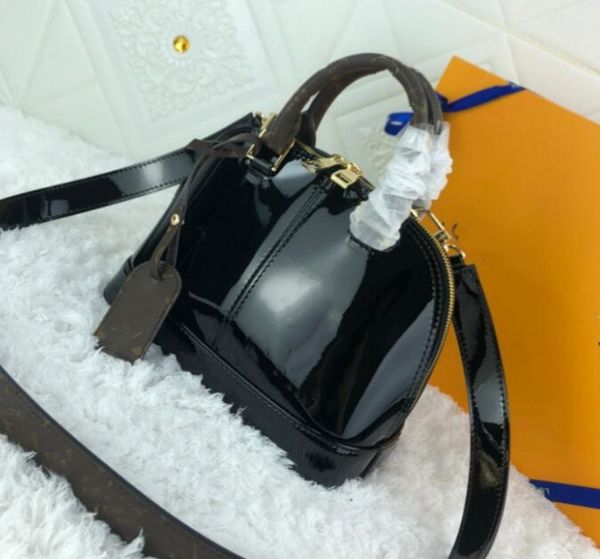 designers bag alma bb women miroir tote shell handbag bright bags genuine leather shoulder purse l clutch evening crossbody embossing letter
designers bag alma bb women miroir tote shell handbag bright bags genuine leather shoulder purse l clutch evening crossbody embossing letter