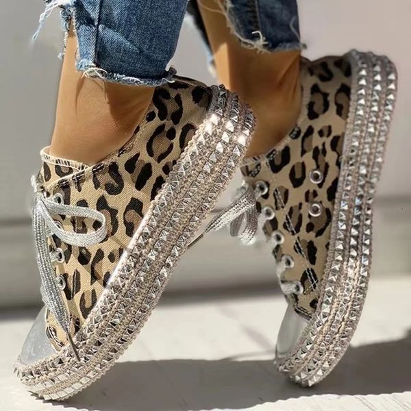 dress shoes luxury brand designer canvas for women sneakers big size stylish chic point black leopard rivets leisure lace up flat shoe 22113
dress shoes luxury brand designer canvas for women sneakers big size stylish chic point black leopard rivets leisure lace up flat shoe 22113