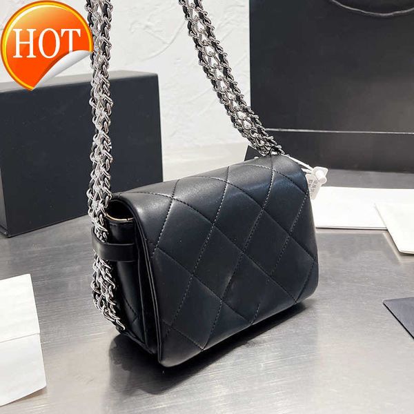 women's luxury designers shoulder bags 23 fashion classic mini clamshell quilted bag textured leather underarm silver metal chain cross
women's luxury designers shoulder bags 23 fashion classic mini clamshell quilted bag textured leather underarm silver metal chain cross