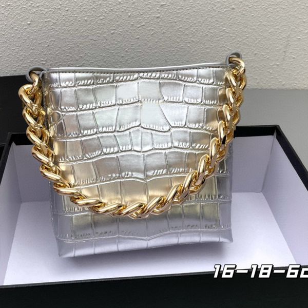 portable armpit bag fashion handbags crocodile pattern women shoulder bags coarse chain metal letter magnetic buckle cell phone pocket ladie
portable armpit bag fashion handbags crocodile pattern women shoulder bags coarse chain metal letter magnetic buckle cell phone pocket ladie