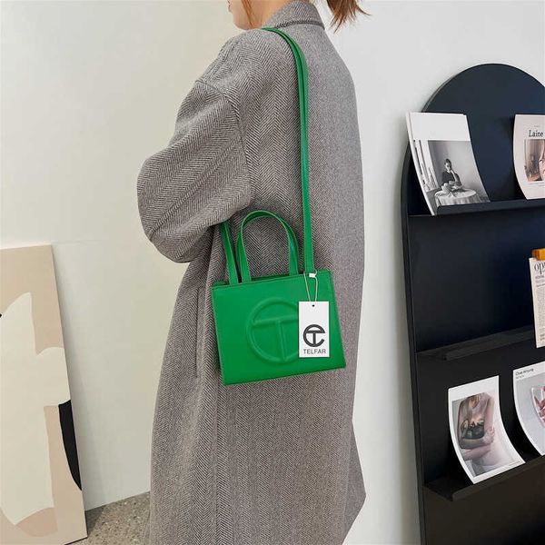 design bag factory wholesale and retail 2023 fashion korean candy colored women's handheld shoulder small square cross trend
design bag factory wholesale and retail 2023 fashion korean candy colored women's handheld shoulder small square cross trend