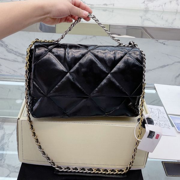 classic large capacity 19 bags oil wax cowhide diamond quilted silver metal chain bracelet totes crossbody sacoche french outdoor daily mult
classic large capacity 19 bags oil wax cowhide diamond quilted silver metal chain bracelet totes crossbody sacoche french outdoor daily mult