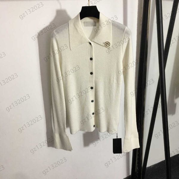 cardigan womens sweater designer lapel metal logo embellishment wool knit cardigans flared long sleeve buttons open standard knitwear women, White;black
cardigan womens sweater designer lapel metal logo embellishment wool knit cardigans flared long sleeve buttons open standard knitwear women, White;black