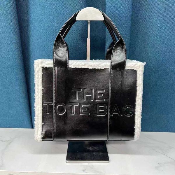 designer luxury women the tote bag fashion versatile handbags shoulder crossbody bags purse tories totes large capacity saddle wallets 7a 4v
designer luxury women the tote bag fashion versatile handbags shoulder crossbody bags purse tories totes large capacity saddle wallets 7a 4v