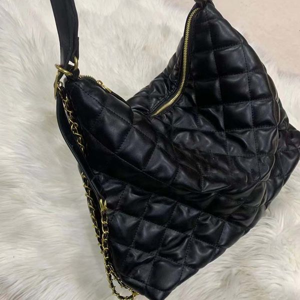 new classic retro handbag fashion one shoulder messenger bag for all occasions
new classic retro handbag fashion one shoulder messenger bag for all occasions