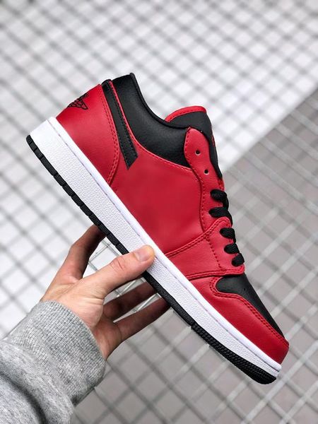 basketball shoes jumpman 1s low se gym red colorway leather trainers color gym red/black-white size 36-46 fast ship
basketball shoes jumpman 1s low se gym red colorway leather trainers color gym red/black-white size 36-46 fast ship