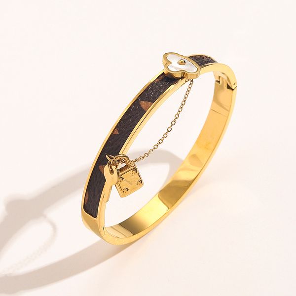 18k gold bangle luxury fashion jewelry designer girl leather four leaf grass love bracelet popular style accessories couple gift box christm, Black
18k gold bangle luxury fashion jewelry designer girl leather four leaf grass love bracelet popular style accessories couple gift box christm, Black