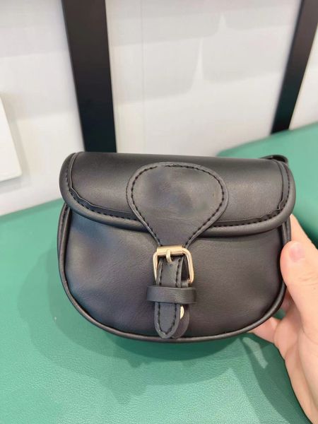 single shoulder bag, genuine leather, women's bag, casual and fashionable autumn and winter solid color saddle shoulder crossbody bag,
single shoulder bag, genuine leather, women's bag, casual and fashionable autumn and winter solid color saddle shoulder crossbody bag,