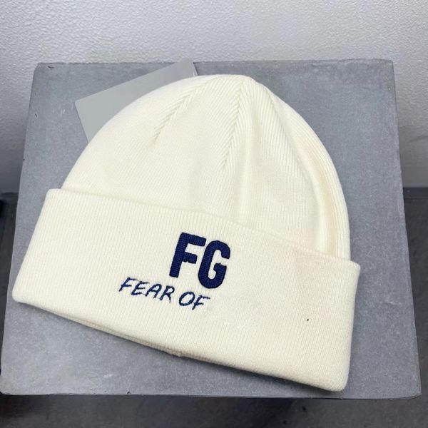 warm keeping designer in autumn and winter beanie hat lovers knitting bonnet fashion street letter embroidery beanies, Blue;gray
warm keeping designer in autumn and winter beanie hat lovers knitting bonnet fashion street letter embroidery beanies, Blue;gray