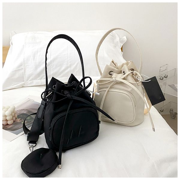 women's bag casual fashion joker autumn/winter bucket canvas handbag messenger bag, Black;red
women's bag casual fashion joker autumn/winter bucket canvas handbag messenger bag, Black;red