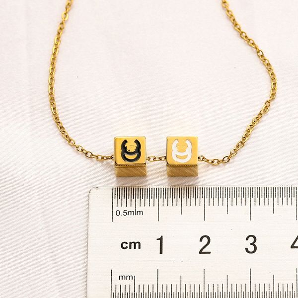 luxury design necklace 18k gold plated brand stainless steel necklaces choker chain letter pendant fashion womens wedding jewelry accessorie, Silver
luxury design necklace 18k gold plated brand stainless steel necklaces choker chain letter pendant fashion womens wedding jewelry accessorie, Silver
