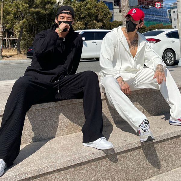 men's tracksuits solid 2 piece set fashion long sleeve zip hoodie coat high waist wide leg pants sets men casual stripe sports loose su, Gray
men's tracksuits solid 2 piece set fashion long sleeve zip hoodie coat high waist wide leg pants sets men casual stripe sports loose su, Gray