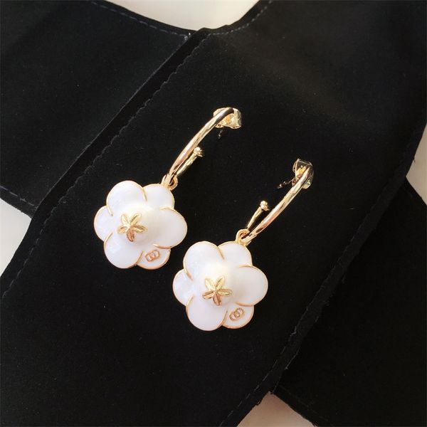 stylish camellia earrings in brass 925 silver needle cjewelry designer jewelry with box
stylish camellia earrings in brass 925 silver needle cjewelry designer jewelry with box