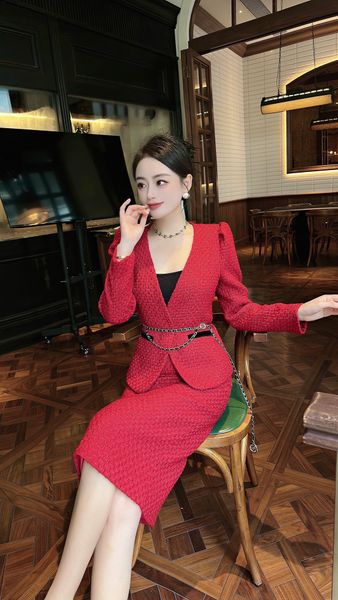 two piece dress christmas winter small fragrance professional suit autumn and winter 2022 new ladies temperament red black two-piece, White
two piece dress christmas winter small fragrance professional suit autumn and winter 2022 new ladies temperament red black two-piece, White