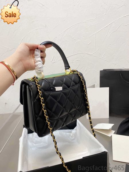 women's brand designers shoulder bags 2023 fashion classic texture sheepskin clamshell handbags metal bracelet crossbody bag factory di
women's brand designers shoulder bags 2023 fashion classic texture sheepskin clamshell handbags metal bracelet crossbody bag factory di