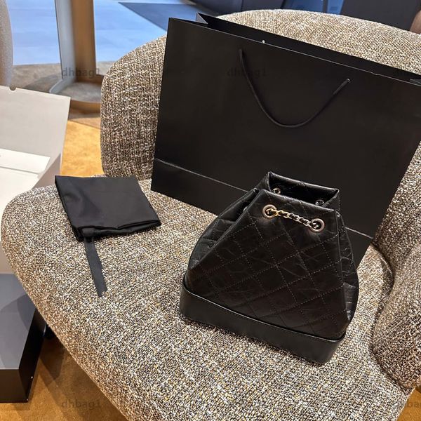 french designer women retro backpack metal chain leather fashion casual diamond lattice black classical luxury key pouch tote handbag commut
french designer women retro backpack metal chain leather fashion casual diamond lattice black classical luxury key pouch tote handbag commut