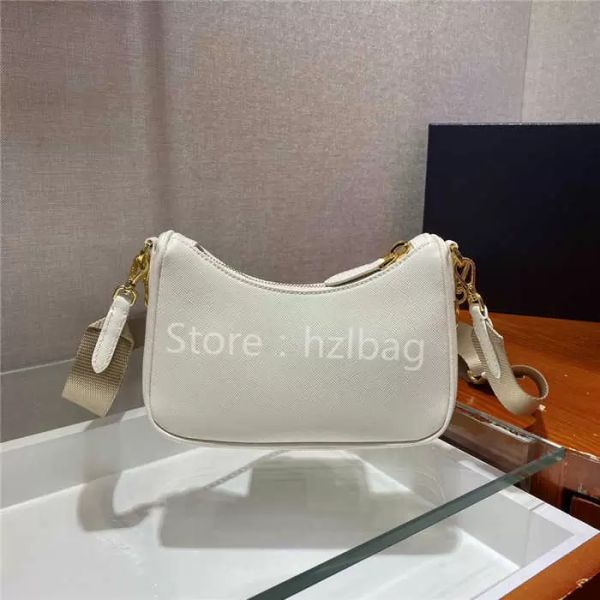 saffiano leather mini bag with metal triangle women designers luxurys bags detachable chain handle cross body purse wallet
saffiano leather mini bag with metal triangle women designers luxurys bags detachable chain handle cross body purse wallet