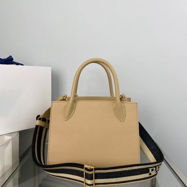 womens bags classic-bag is made of imported rough cross leather&imported calf leather
womens bags classic-bag is made of imported rough cross leather&imported calf leather