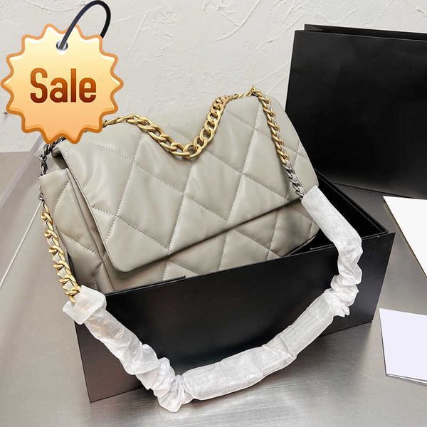 women's brand designers shoulder bags 2023 textured leather envelope bag portable fashion gold metal chain crossbody bag factory direct
women's brand designers shoulder bags 2023 textured leather envelope bag portable fashion gold metal chain crossbody bag factory direct