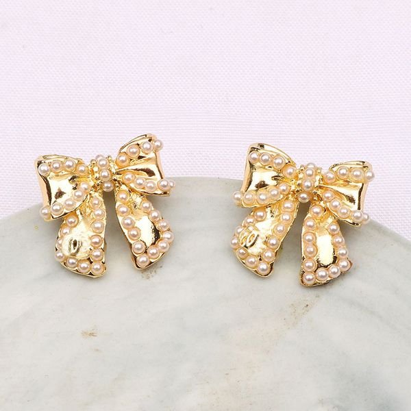luxury earrings stud 18k plated 925 silver designers double letters studs geometric women round crystal rhinestone pearl earring wedding par, Golden;silver
luxury earrings stud 18k plated 925 silver designers double letters studs geometric women round crystal rhinestone pearl earring wedding par, Golden;silver