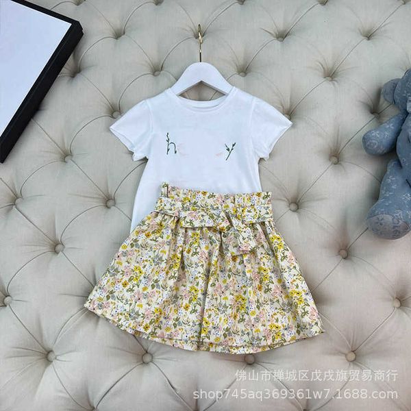 clothing sets high set children's girls' summer round neck short sleeve skirt two-piece flower embroidery, White
clothing sets high set children's girls' summer round neck short sleeve skirt two-piece flower embroidery, White