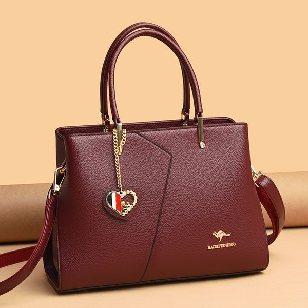 new fashion large capacity handbag one shoulder messenger bag is suitable for daily use # 5901
new fashion large capacity handbag one shoulder messenger bag is suitable for daily use # 5901