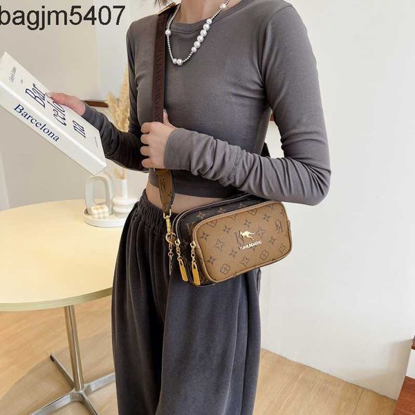 hand bag 80% of the stores are wholesale and retail old flower women's new fashion wide shoulder belt atmospheric texture cht versatile
hand bag 80% of the stores are wholesale and retail old flower women's new fashion wide shoulder belt atmospheric texture cht versatile