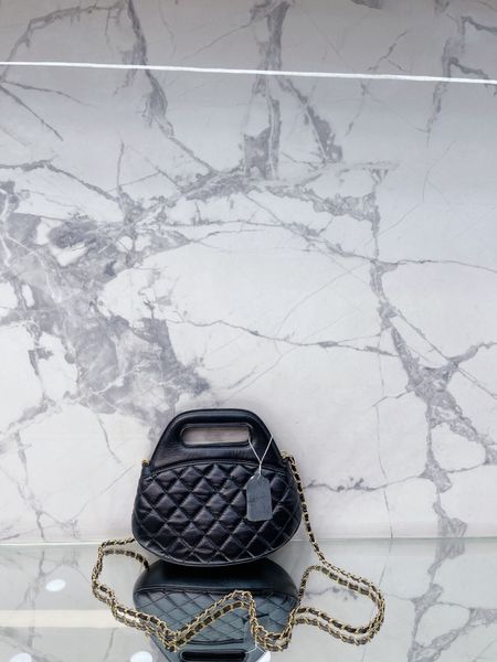 designer shoulder bag women's handbag mini tote bag rhombic cross body luxury wallet chain black trend is versatile vintage classic
designer shoulder bag women's handbag mini tote bag rhombic cross body luxury wallet chain black trend is versatile vintage classic