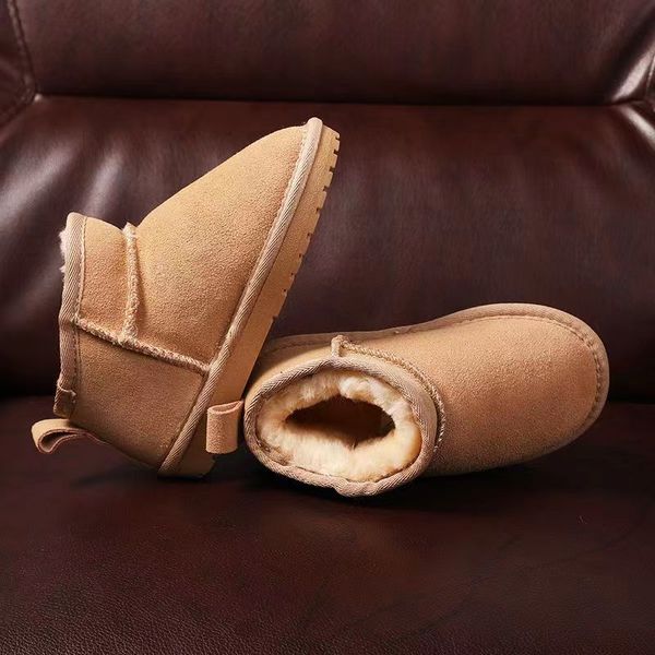 2022 new arrival brand children girls mini snow boots winter warm toddler wgg boys kids children's plush warm shoes size eu25-35 z0qt#, Black
2022 new arrival brand children girls mini snow boots winter warm toddler wgg boys kids children's plush warm shoes size eu25-35 z0qt#, Black