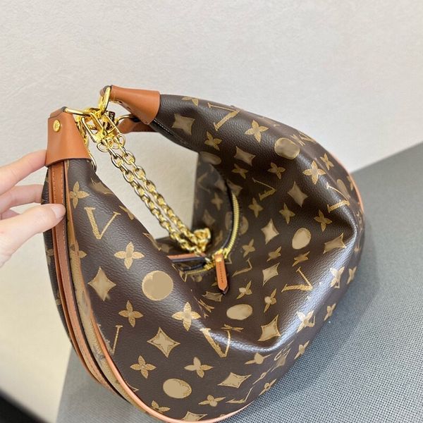 2022 new versatile crack luxury rhinestone design handmade tote handbags purses genuine leather women purse fashion shoulder bags flower che
2022 new versatile crack luxury rhinestone design handmade tote handbags purses genuine leather women purse fashion shoulder bags flower che