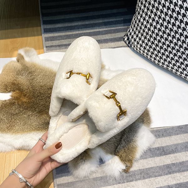 slippers women's plush flat slippers winter home and outdoor shoes metal decorative design casual office mules large size 41-44 221203, Black
slippers women's plush flat slippers winter home and outdoor shoes metal decorative design casual office mules large size 41-44 221203, Black