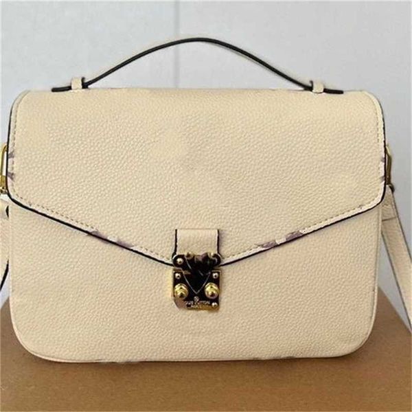 new pressure jet mailman bag l one shoulder cross body embossed fashionable spray painting casual women's can be hand held
new pressure jet mailman bag l one shoulder cross body embossed fashionable spray painting casual women's can be hand held