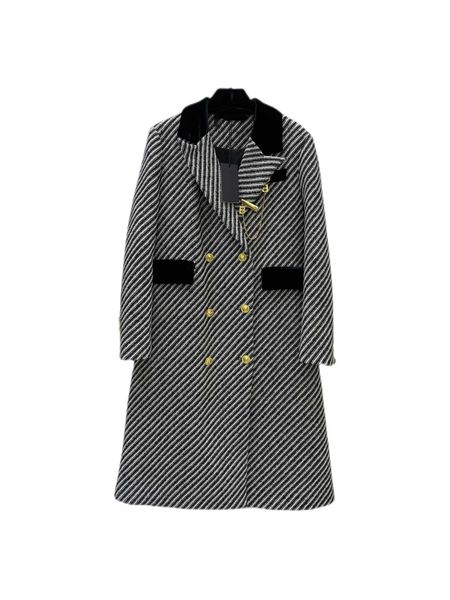 autumn and winter new twill contrast velvet splicing suit collar double breasted mid length coat coat, Black
autumn and winter new twill contrast velvet splicing suit collar double breasted mid length coat coat, Black
