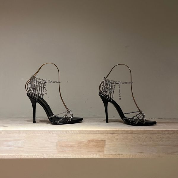 women's shoes lacquered high heels classic logo letter design feet super beautiful italy leather outsole imported sheepskin heels 11.5c, Black
women's shoes lacquered high heels classic logo letter design feet super beautiful italy leather outsole imported sheepskin heels 11.5c, Black