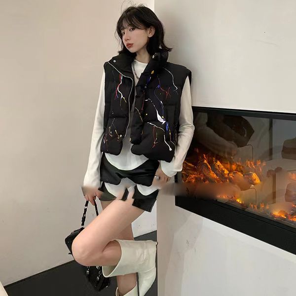 women's vests puffy vest women zip up stand collar sleeveless lightweight padded cropped puffer quilted vest winter warm coat 221202, Black;white
women's vests puffy vest women zip up stand collar sleeveless lightweight padded cropped puffer quilted vest winter warm coat 221202, Black;white