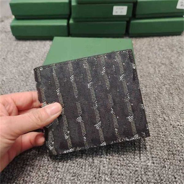 2022 new elegant de multi card wallet with the same style fashionable short double fold men's and women's universal, Red;black
2022 new elegant de multi card wallet with the same style fashionable short double fold men's and women's universal, Red;black