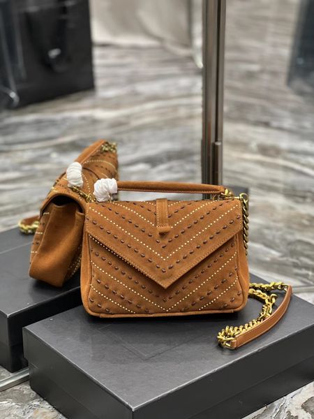 classic fashion brand messenger bag handbag luxury leather shoulder bag frosted deer like velvet v pattern envelope package lady wallet 3927
classic fashion brand messenger bag handbag luxury leather shoulder bag frosted deer like velvet v pattern envelope package lady wallet 3927