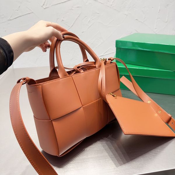 luxury designer bags women handbag fashion shoulder bags crossbody bag classic leather thick chain braided square pillow bagss gift very goo
luxury designer bags women handbag fashion shoulder bags crossbody bag classic leather thick chain braided square pillow bagss gift very goo