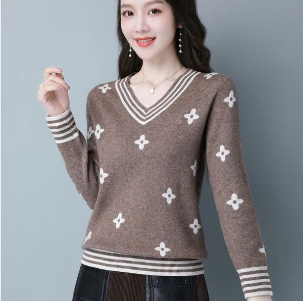 women's sweaters wool v-neck pullover button up knit casual knitted female jacket korean fashion, White;black
women's sweaters wool v-neck pullover button up knit casual knitted female jacket korean fashion, White;black