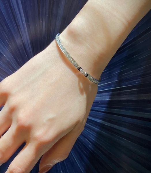 body bracelet chain new in luxury brand jewelry hand bracelet for woman and mens bangles studded logo emboss mount handmade complement nail, Black
body bracelet chain new in luxury brand jewelry hand bracelet for woman and mens bangles studded logo emboss mount handmade complement nail, Black
