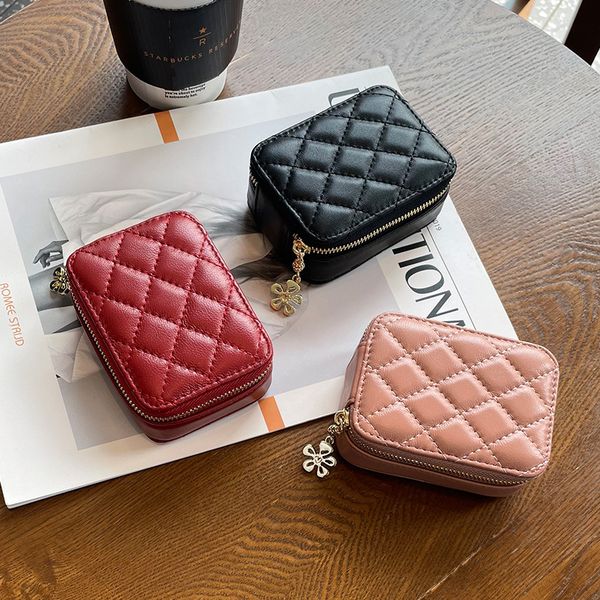fashion sheepskin leather black card holder mouth red envelope new small mini portable mirror makeup bag, Red;black
fashion sheepskin leather black card holder mouth red envelope new small mini portable mirror makeup bag, Red;black
