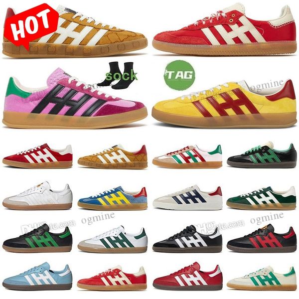 2022 samba men women og casual shoes gazelle embroidery designer flat sneakers blue silk green white suede beige canvas rubber shoe platform, Black
2022 samba men women og casual shoes gazelle embroidery designer flat sneakers blue silk green white suede beige canvas rubber shoe platform, Black