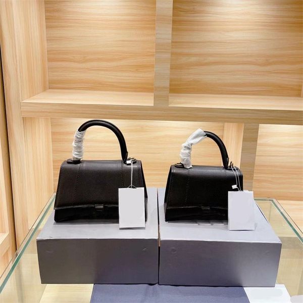 leather tote bag womens handbag crossbody flap shoulder bags classic letter hourglass bag purse large small size fashion gift purses designe
leather tote bag womens handbag crossbody flap shoulder bags classic letter hourglass bag purse large small size fashion gift purses designe