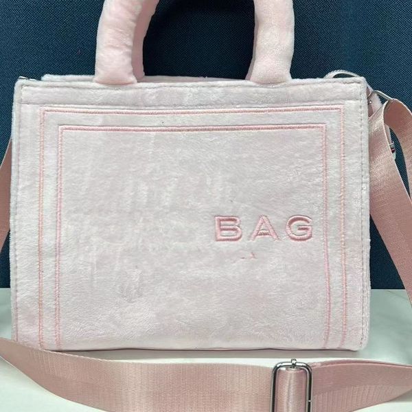 the tote bag new autumn winter plush designer bag women handbags luxury faux fur shoulder crossbody fashion small shopper purses
the tote bag new autumn winter plush designer bag women handbags luxury faux fur shoulder crossbody fashion small shopper purses