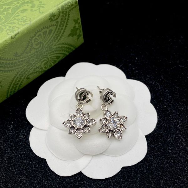 2023 earrings designer for women stud luxury gold heart shape pearl crystal gold double g letter 925s silver jewelry classic 89, Golden;silver
2023 earrings designer for women stud luxury gold heart shape pearl crystal gold double g letter 925s silver jewelry classic 89, Golden;silver