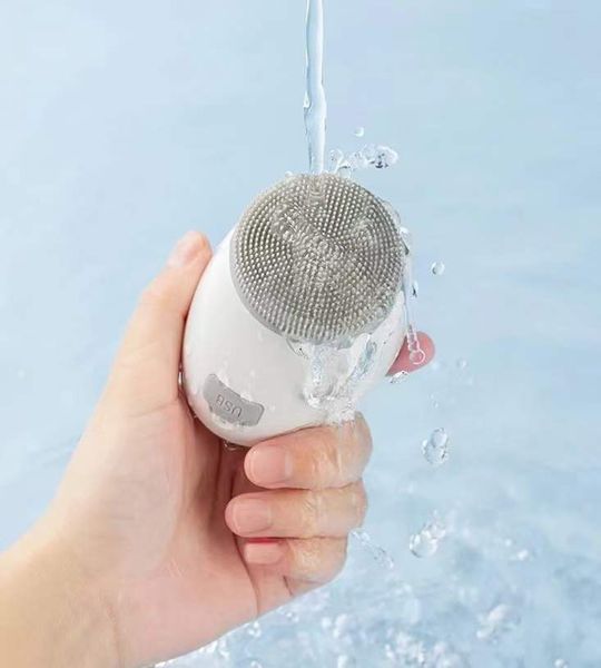 ipx5 waterproof face cleaning massage brush high frequency warm skin firm and absorption enhance beauty cleansing tool
ipx5 waterproof face cleaning massage brush high frequency warm skin firm and absorption enhance beauty cleansing tool