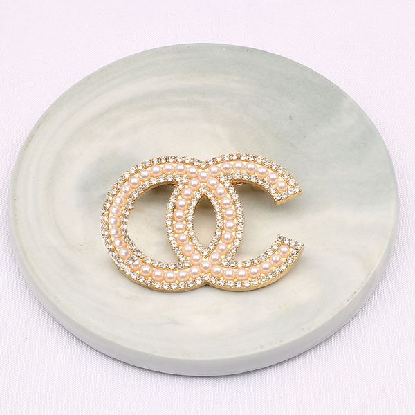 new fashion brooch full of diamonds personality elegant and versatile temperament pin sweater accessories paety red gold pearl, Gray
new fashion brooch full of diamonds personality elegant and versatile temperament pin sweater accessories paety red gold pearl, Gray