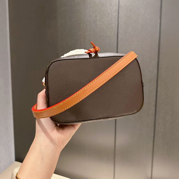 neonoe bucket bags shopping shoulder cross body handbag detachable and adjustable shoulder strap letter central zippered patc
neonoe bucket bags shopping shoulder cross body handbag detachable and adjustable shoulder strap letter central zippered patc